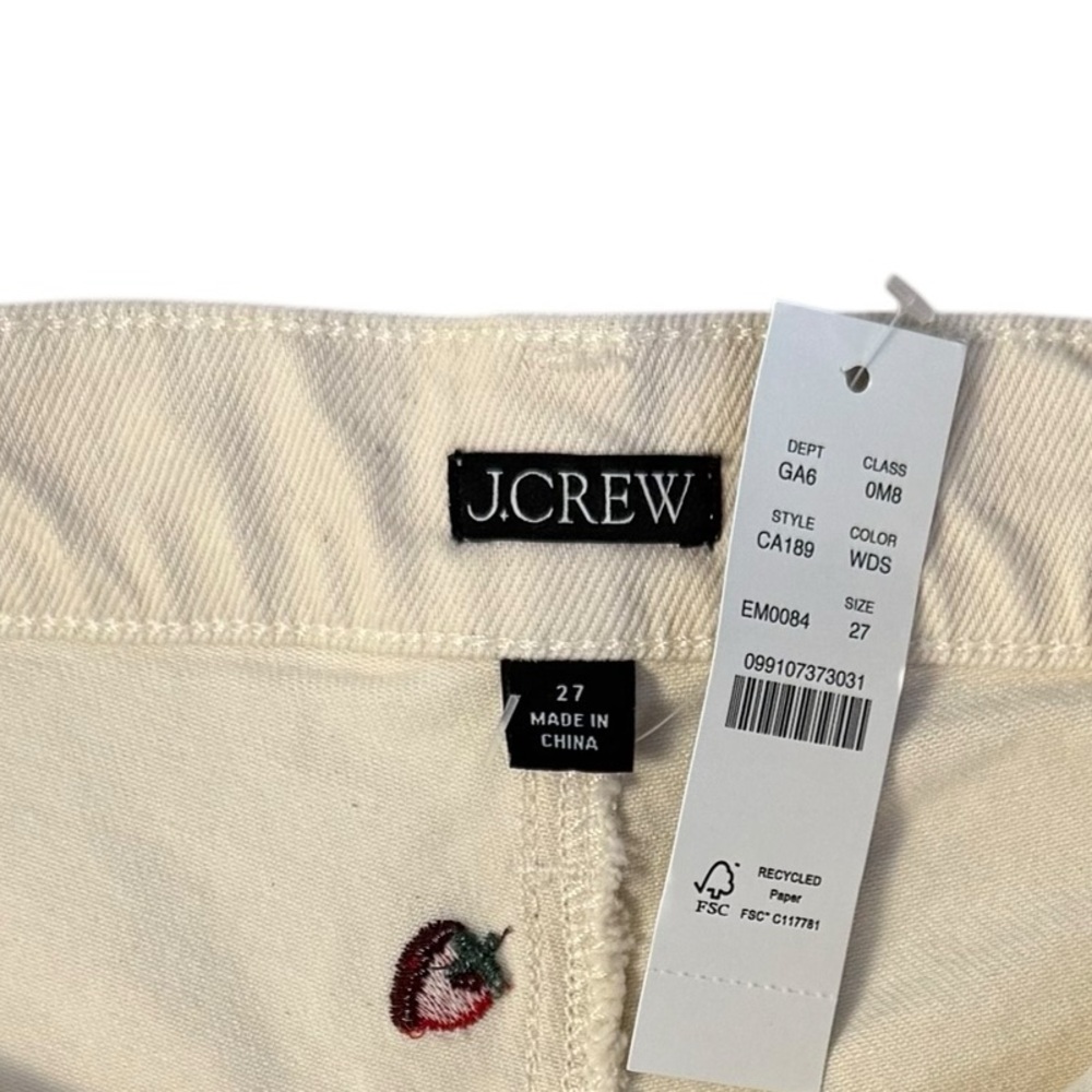 J.Crew New Mini 2” Denim Short in Embroidered Strawberries Ecru  Beach Boardwalk - Picture 4 of 8